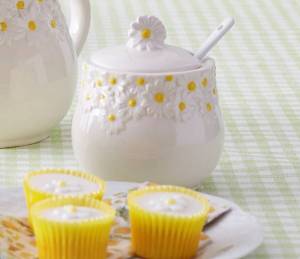 Daisy Ceramic Sugar Bowl With Spoon, £10