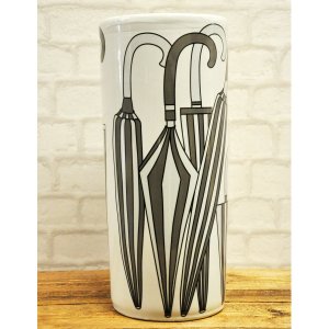 Black and white retro umbrella stand