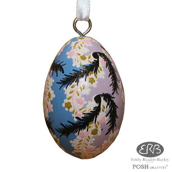 Hand-painted egg