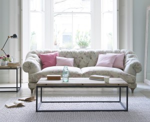 Vintage Rose with Bagsie sofa